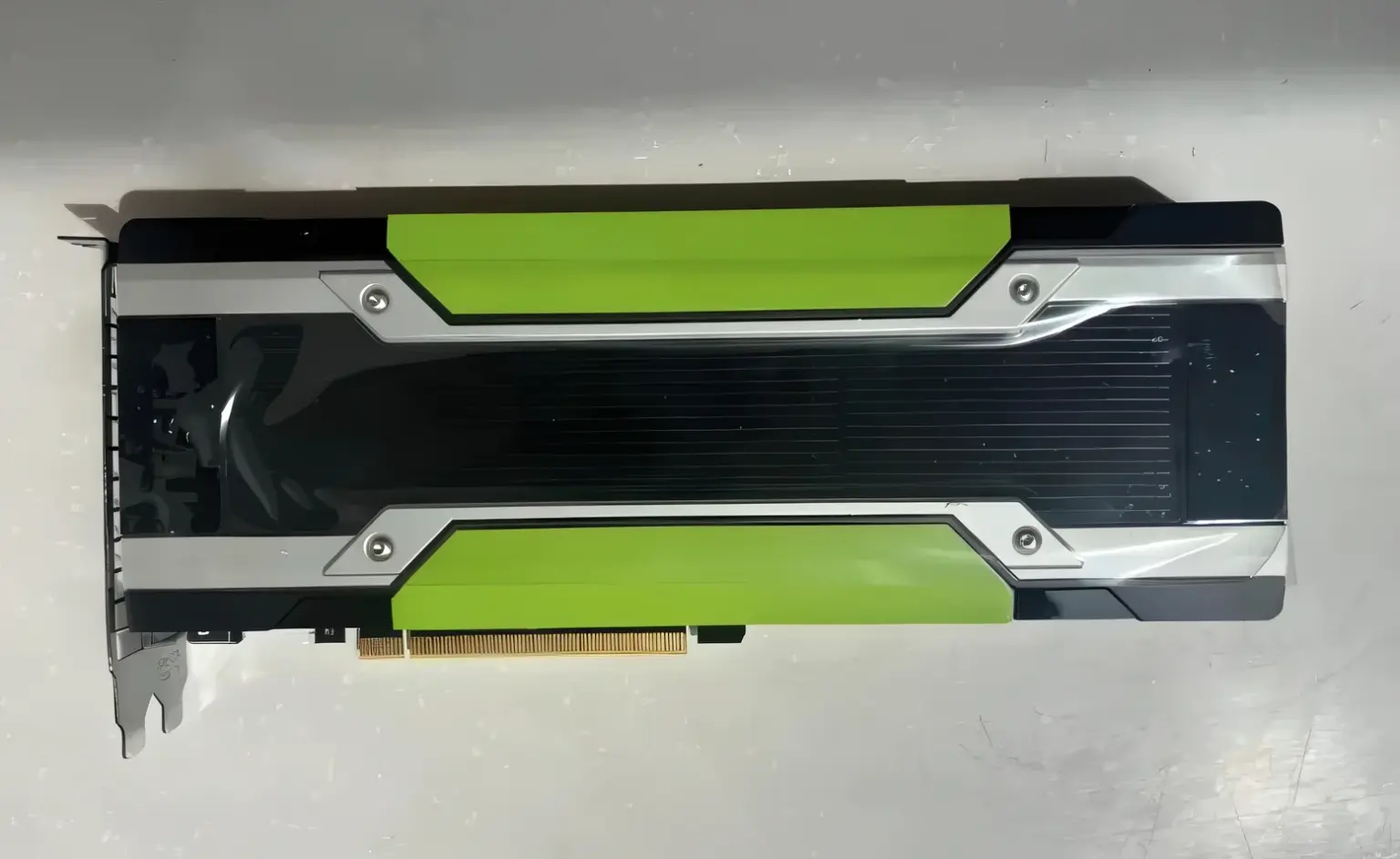В Китае начали продавать модифицированные Nvidia Tesla M60 с двумя GPU и 16 ГБ памяти за 60 долларов