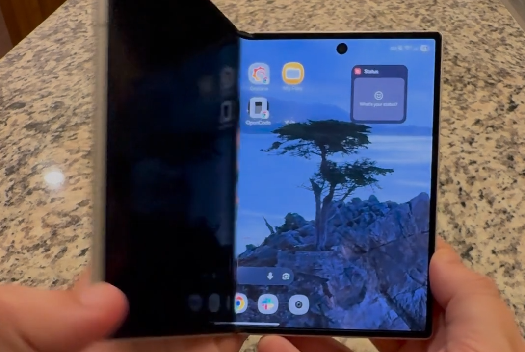 Клонирование iPhone Duo началось: Samsung Galaxy Z Fold8 уже получил фирменную анимацию конкурента