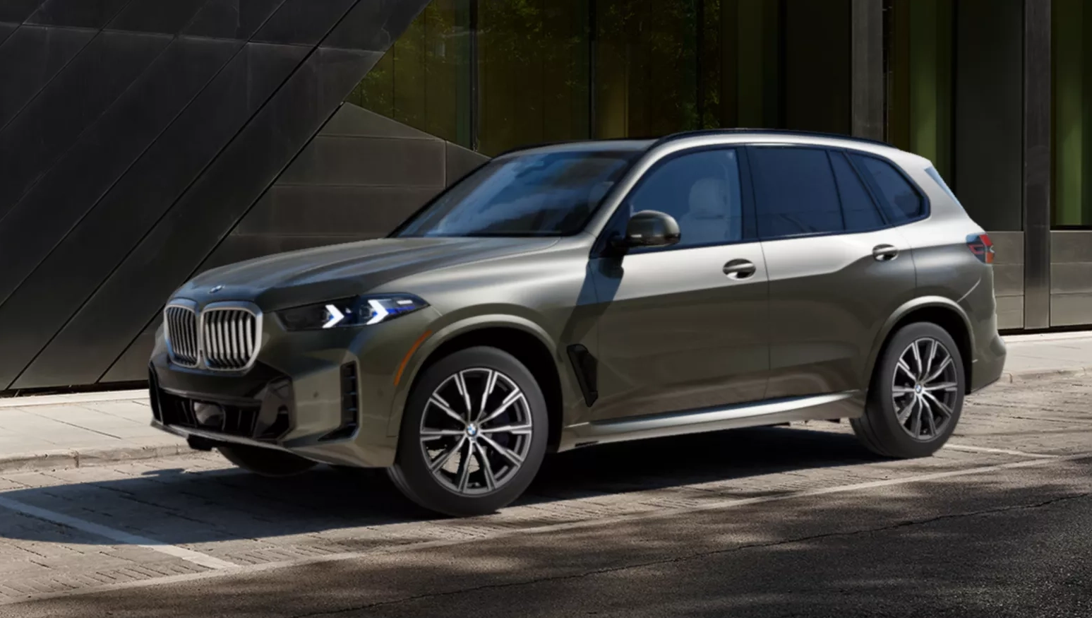 В Россию начали завозить больше новых BMW. Самые популярные — BMW X3 и BMW X5