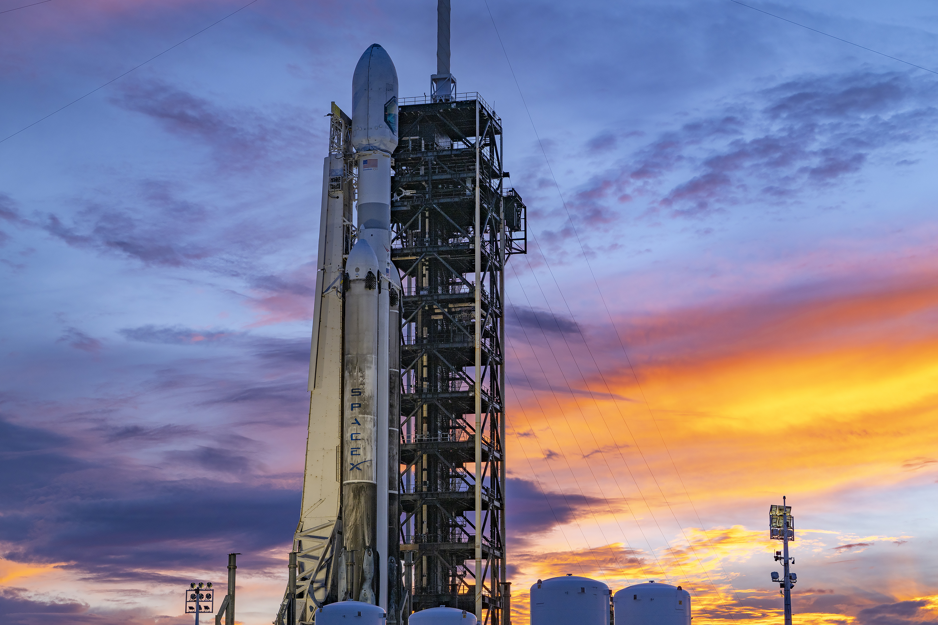 Уникальная ракета с идеальным послужным списком Falcon Heavy успешно стартовала