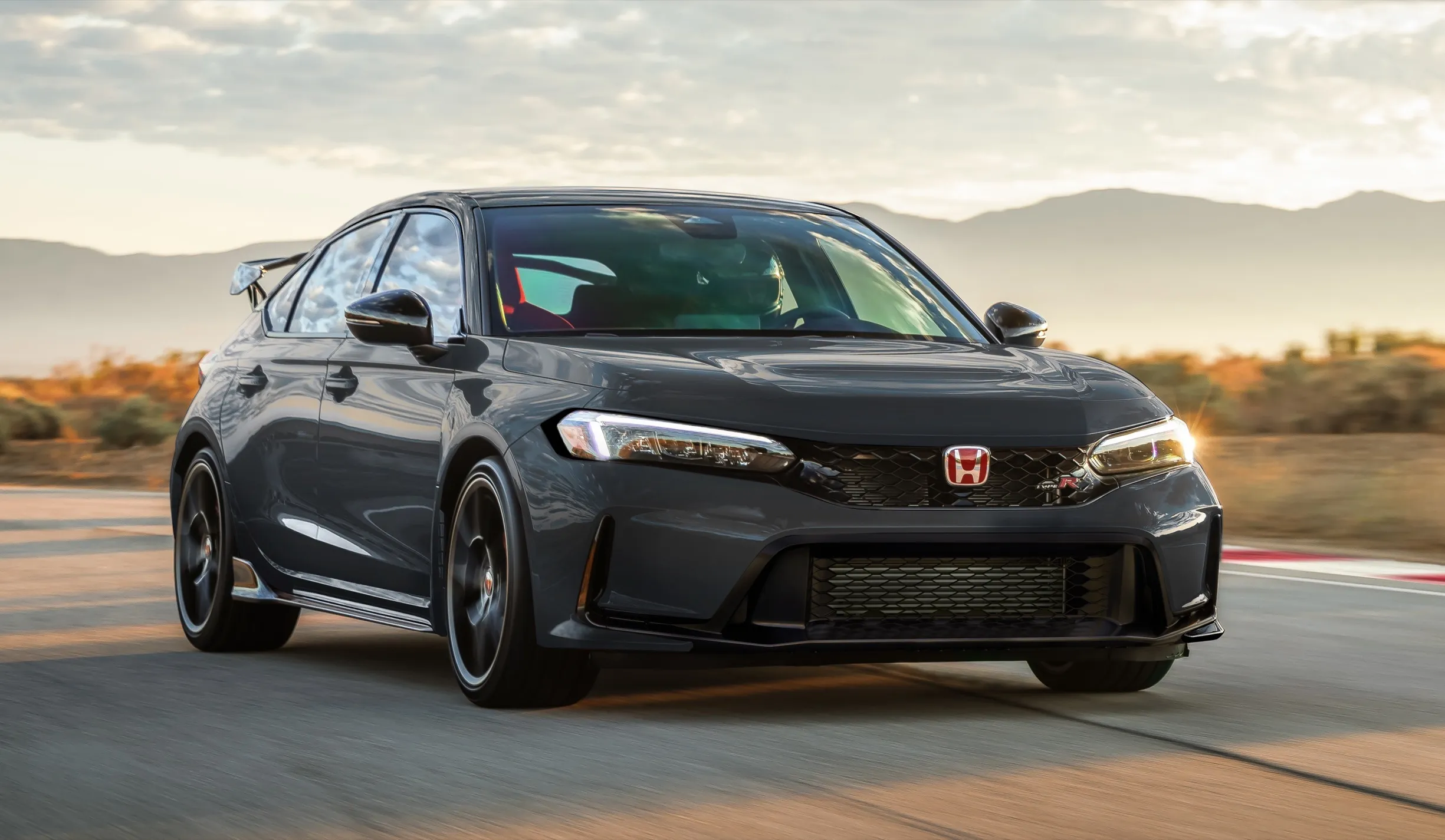 Представлен Honda Civic Type R 2027: улучшенная подвеска, доработанный акселератор, 319 л.с., самоб…