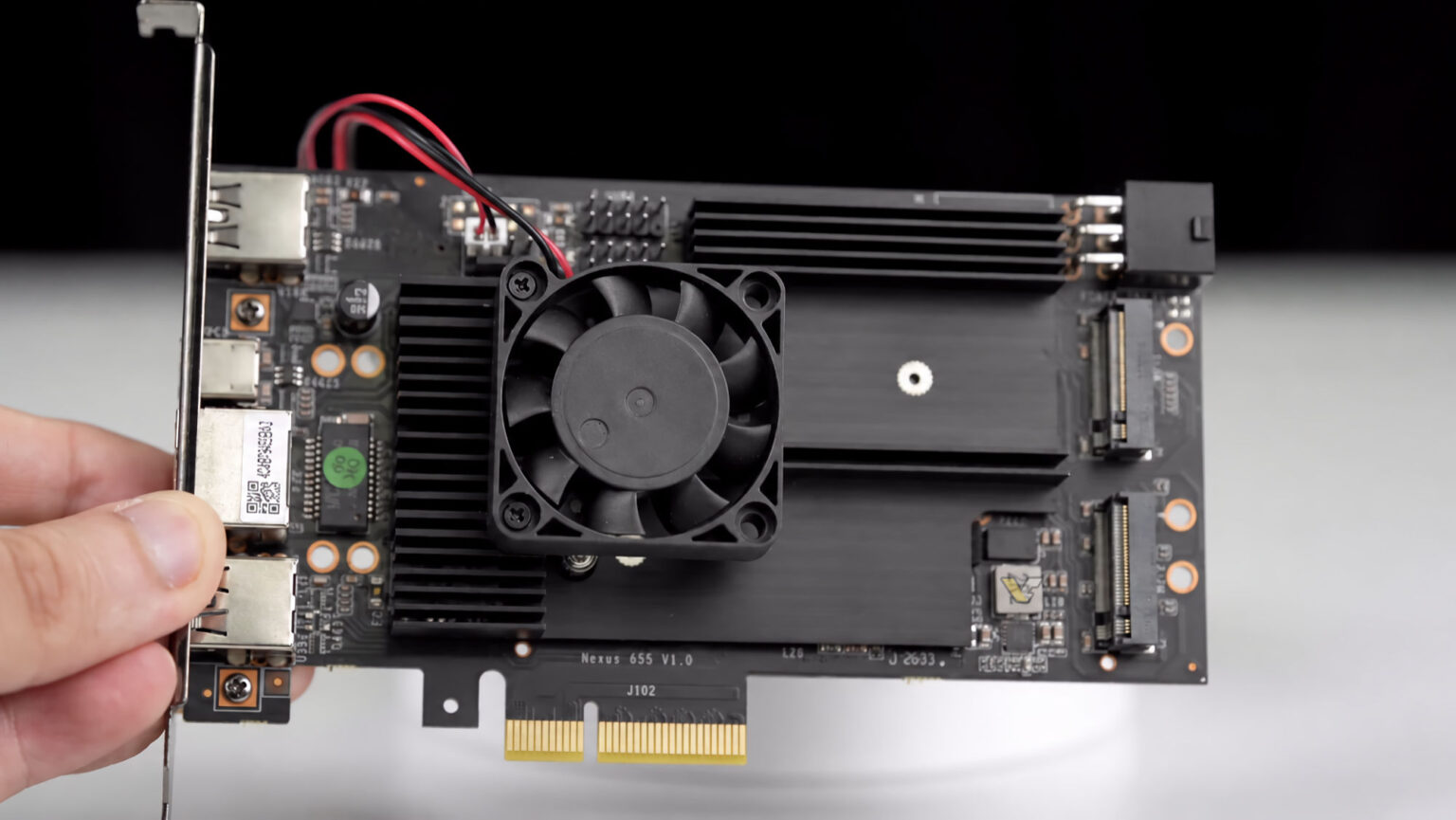 Четыре SSD в одном слоте PCIe: китайцы выпустили плату расширения на чипсете AMD B650