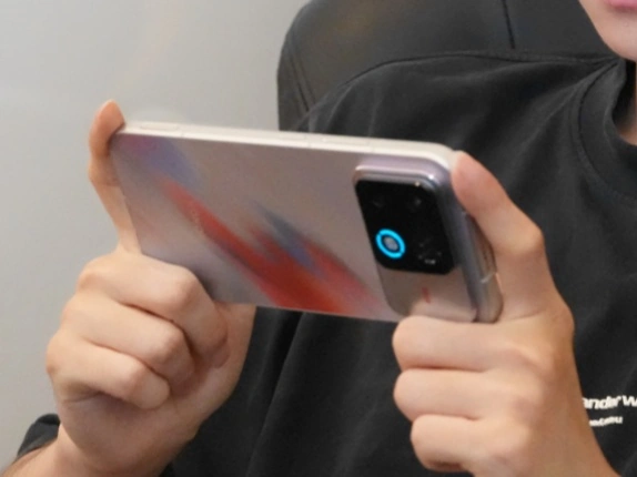 Honor Win 2 впервые показали на фото: смартфон может получить батарею емкостью 12 000 мА·ч