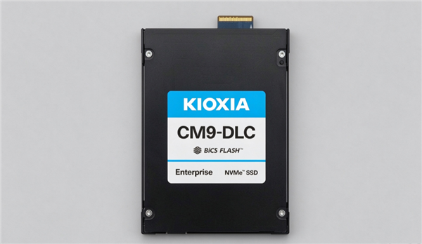 SSD ёмкостью 30,72 ТБ, со скоростью чтения до 14,8 ГБ/с и возможностью жидкостного охлаждения. Пред…