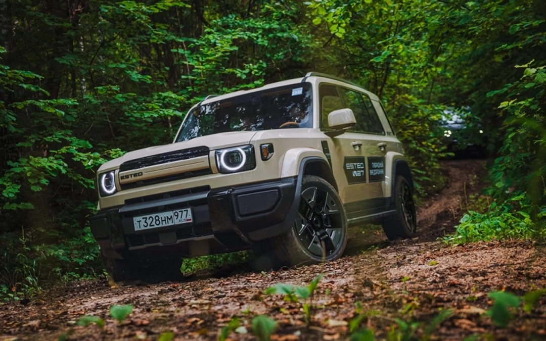 Внедорожник с дизайном Land Rover/Land Cruiser и ценой 5 млн рублей стал хитом: россияне купили бол…
