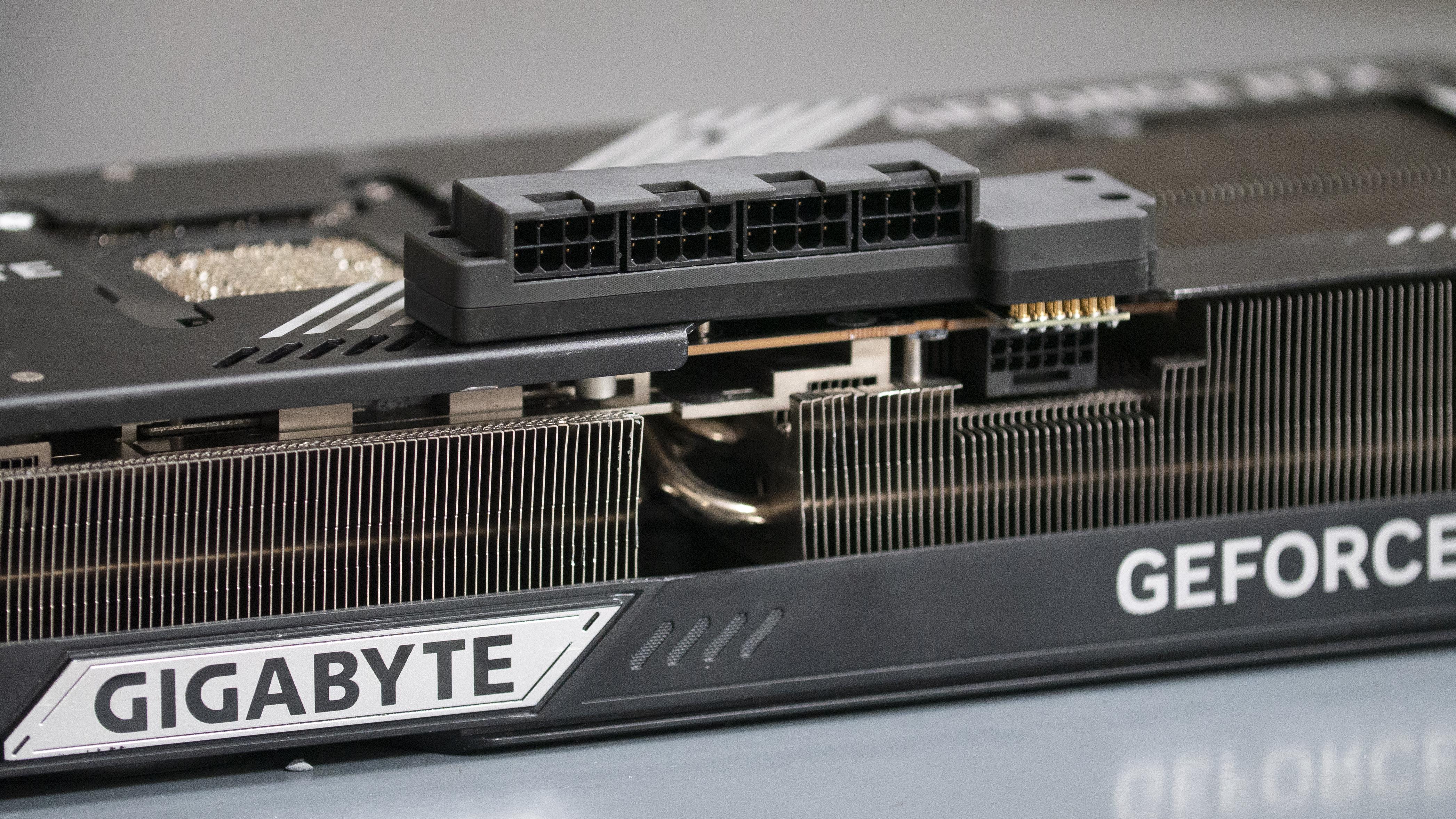 GeForce RTX 5090, которая точно не сгорит: энтузиаст заменил печально известный 16-контактный разъе…