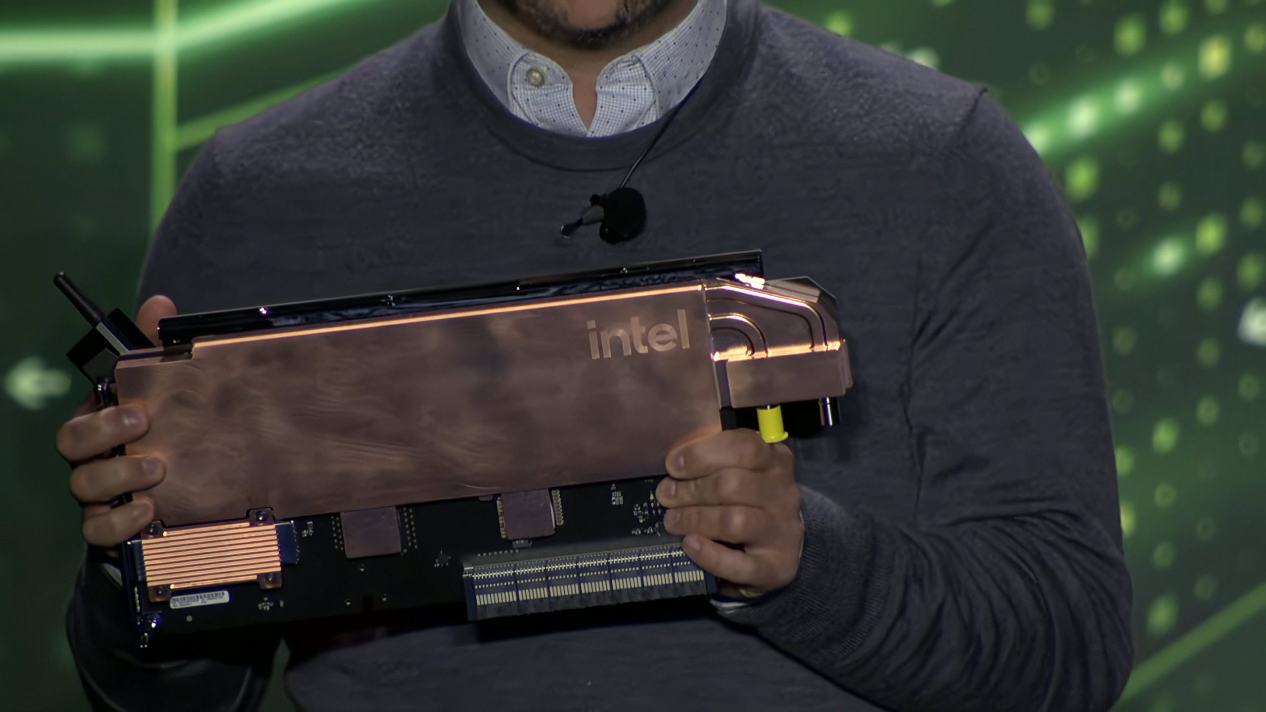 Это не что-то из стимпанка, а двухчиповый ИИ-ускоритель Intel. Компания раскрыла новые детали о пок…