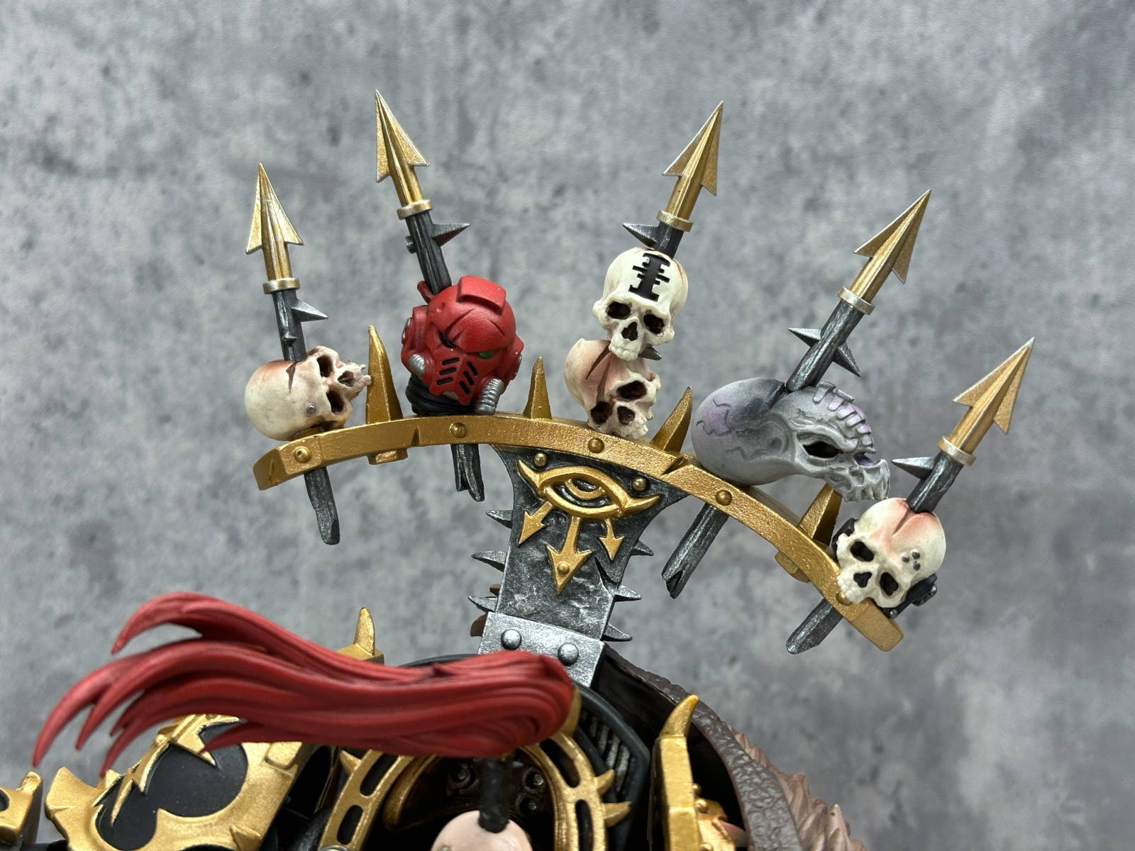 JoyToy's Warhammer 40,000 Abaddon the Despoiler Figure Review Released